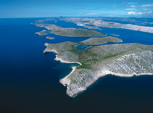 Broj otoka, otočića i grebena